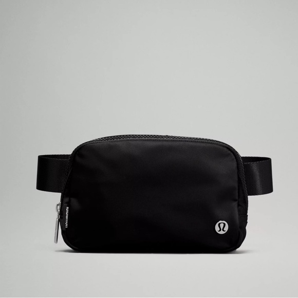 lululemon athletica Handbags - Lululemon Everywhere Belt Bag 1 L